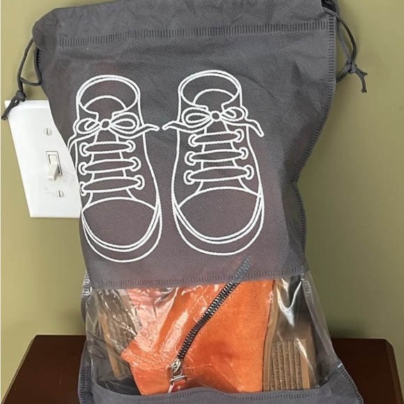 NWOT, Casual Suede-like booties - Picture 6 of 6